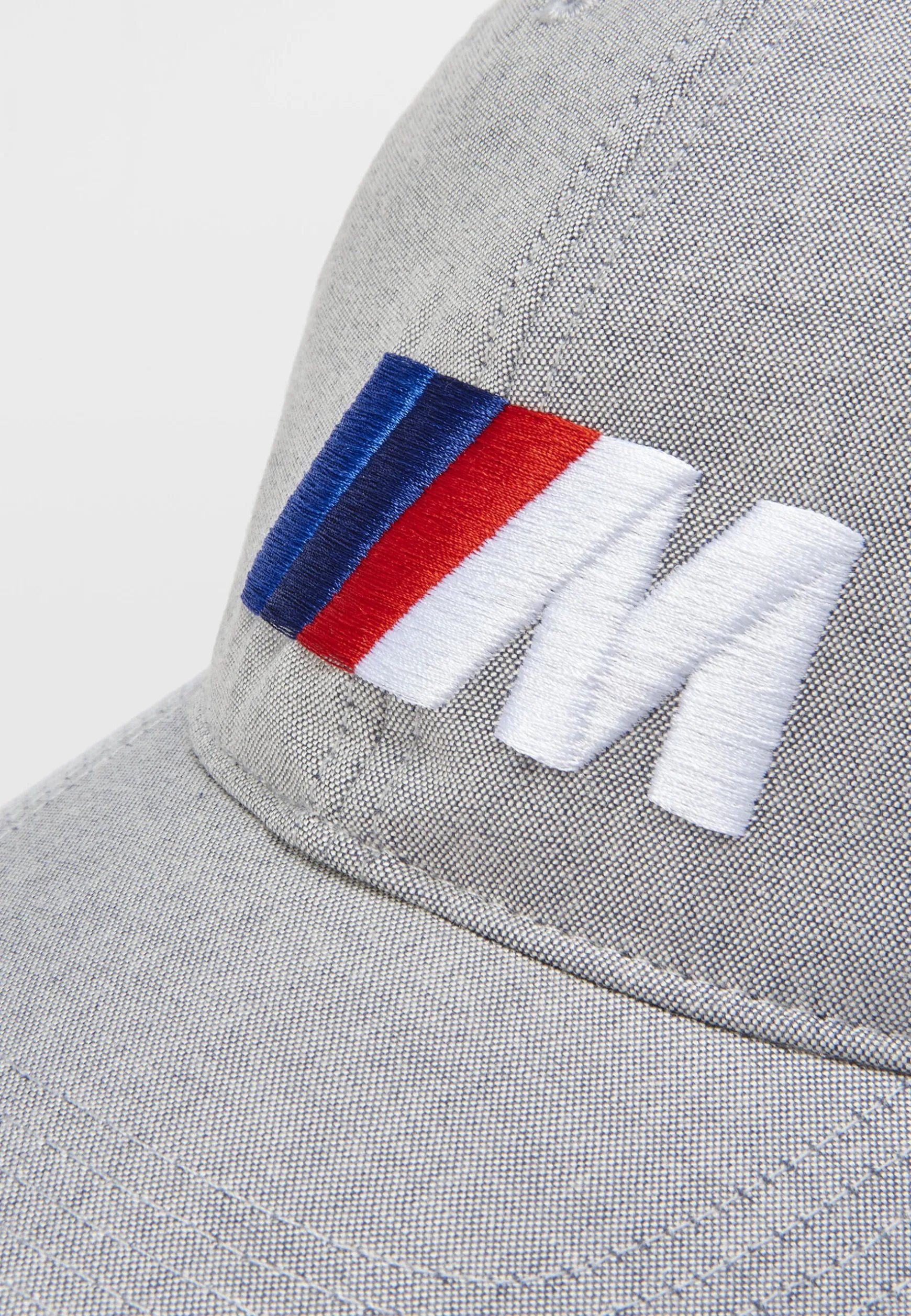 bmw_m_contrast_cap_3.webp Caps<BMW Lifestyle BMW M Contrast Cap mid grey