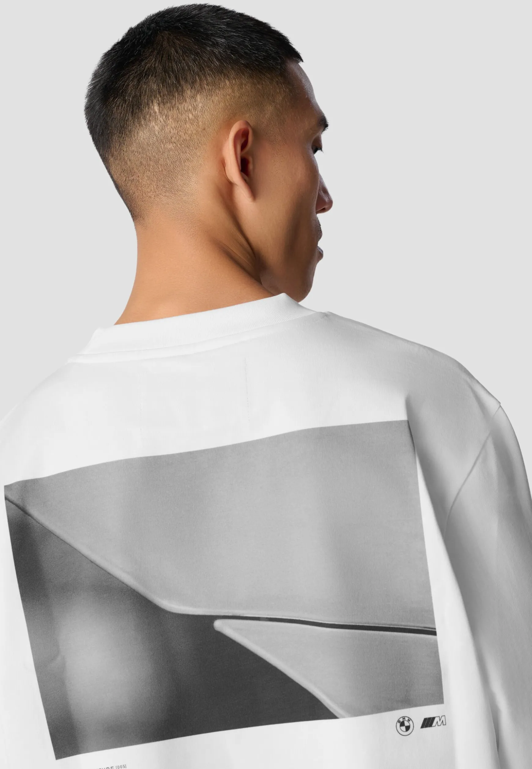 bmw_m_oversized_long_sleeve_tshirt_3-4.webp Hoodies<BMW Lifestyle BMW M Oversized Long Sleeve T-shirt white