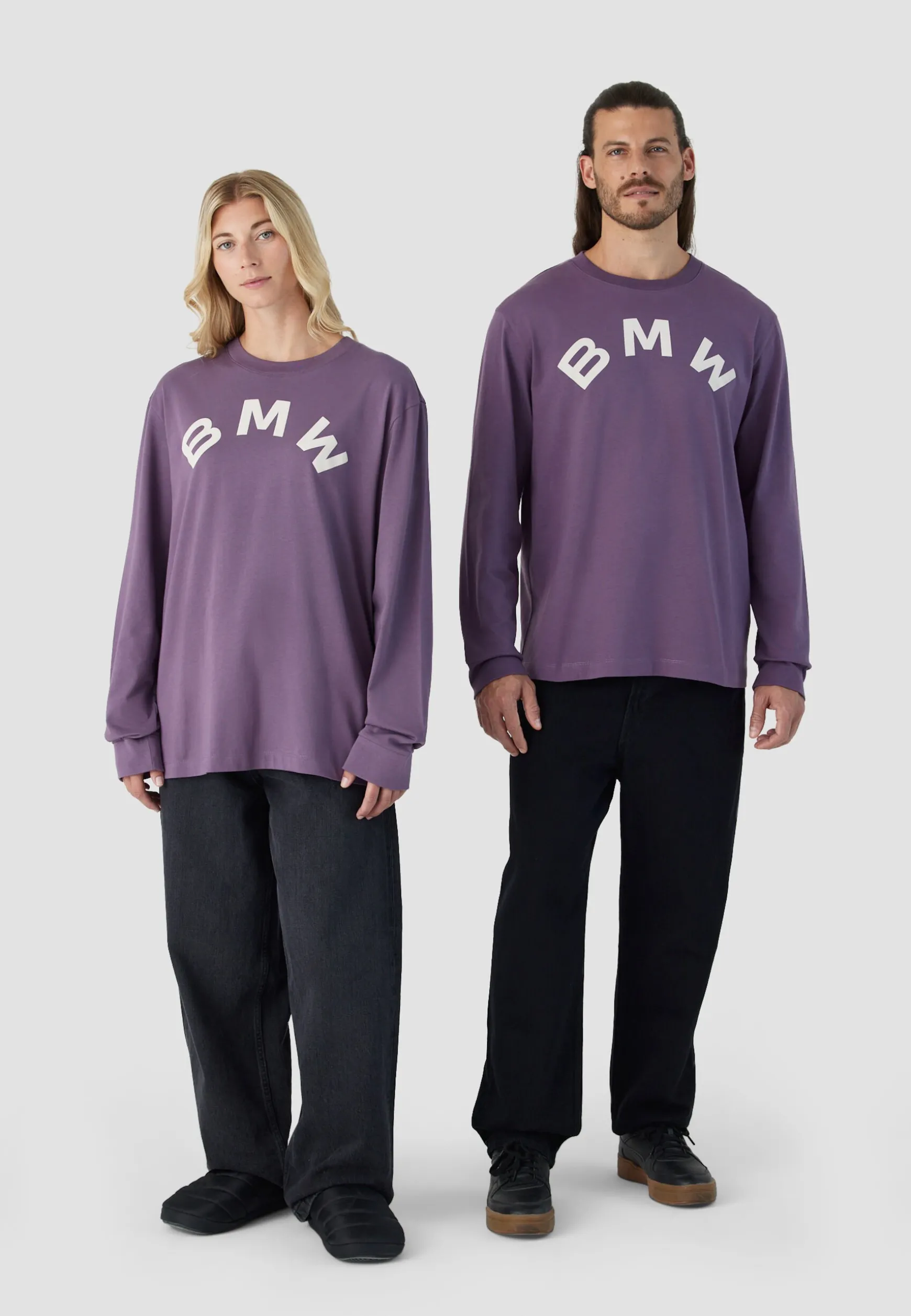 bmw_oversized_longsleeved_tshirt_2-1.webp Hoodies<BMW Lifestyle BMW oversized long-sleeved T-shirt